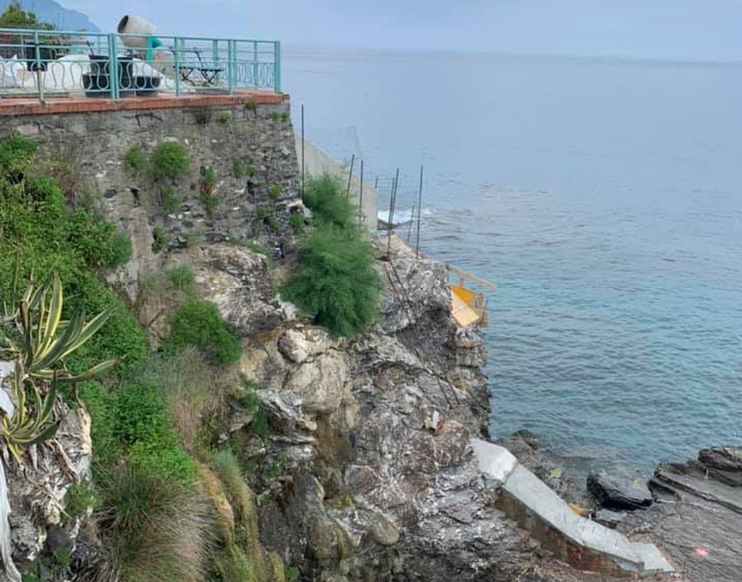 Nervi Bogliolo Le Rampe Della Scalinata Per La Scogliera Sono Pronte