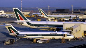 Operaio rimane schiacciato dal muletto all'aeroporto di Torino
