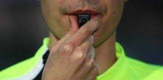 Sesta Godano, arbitro preso a testate da uno spettatore: frattura del naso e 30 giorni di prognosi