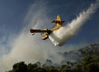 Sanremo, vigili del fuoco ancora al lavoro per l’incendio a Borello Canadair, incendio