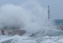 Genova, allarme della Protezione Civile per mareggiata intensa mareggiata Genova corso Italia