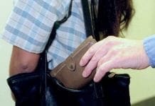Centro Storico – Derubava i turisti, arrestato borseggiatore seriale