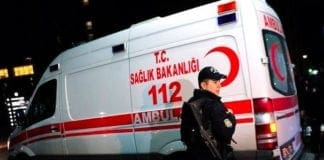 Istanbul – Terroristi vestiti da Babbo Natale in un locale, decine di morti