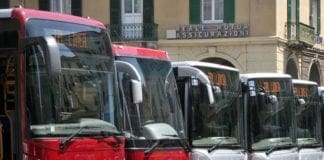 Gossip – Brad Pitt ha una nuova (e giovanissima) fiamma autobus Tpl