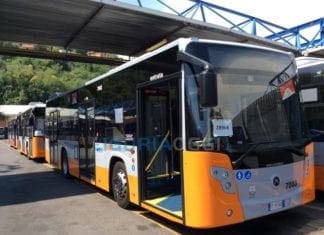 Genova, esplode pneumatico alla fermata del Bus, un ferito Autobus AMT Genova