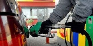 Torino, rapina al distributore: malviventi gambizzano benzinaio