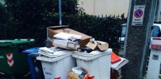 Genova – Emergenza spazzatura per i cassonetti strapieni