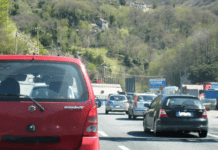Autostrada A12 – Traffico intenso, code e rallentamenti in direzione Genova