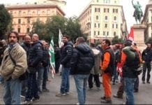 Iren, terminata manifestazione di fronte alla Prefettura