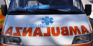 Incidente sul lavoro a Sestri Levante, marittimo rimane incastrato in un ingranaggio: è grave ambulanza