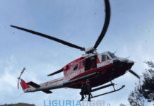 Genova, auto fuoristrada a Quezzi, arriva l’elicottero elicottero Drago vigili del fuoco