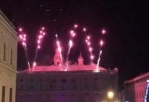 Fuochi d’artificio a ritmo di musica in piazza De Ferrari – Diretta Video