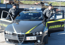 Genova, maxi sequestro di prodotti contraffatti nel Centro Storico Guardia di Finanza