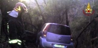 Auto fuori strada a Nè, morto 80enne