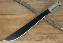 Albenga, aggredisce i carabinieri con un machete. Arrestato