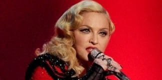 Madonna perde la causa, all’asta la lettera di addio di Tupac
