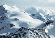 Tragedia sul Monte Bianco, alpinista ligure precipita e muore
