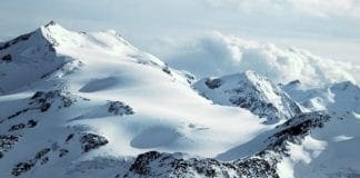 Tragedia sul Monte Bianco, alpinista ligure precipita e muore