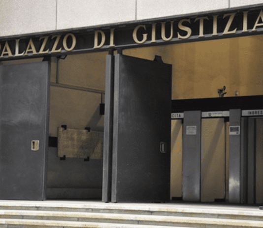Genova, corruzione in Liguria, a processo 18 indagati tra politica e affari palazzo di Giustizia Tribunale Genova