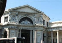 Stazione Principe, fermato ingaggia una colluttazione con gli agenti: arrestato stazione Principe