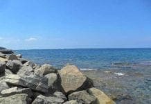 Bagnante si frattura una caviglia, Vigili del Fuoco arrivano dal mare