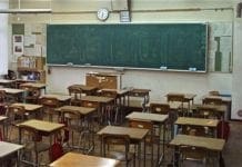 Scuola, sciopero nazionale anche in Liguria, previsti disagi aula scuola, studenti, lavagna