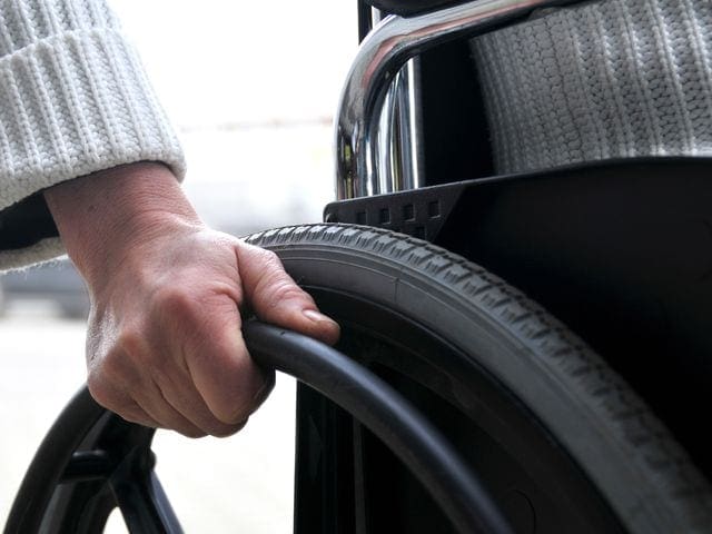 disabili sedia rotelle