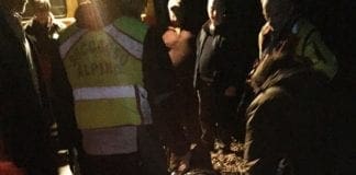 Esce a prendere la legna ma scivola in una scarpata, morto 65enne