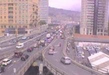 Genova, autocarro in avaria in Sopraelevata: traffico in tilt Sopraelevata