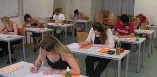 Maturità, oggi al via con la il tema di Italiano studenti, esame maturità