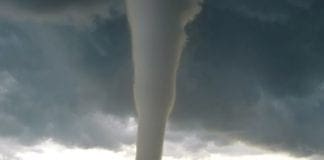 Tornado devastano il Texas, almeno 14 morti