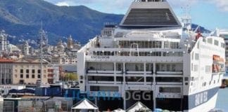 Genova, traffico congestionato per le partenze dei traghetti traghetti code porto Genova