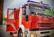 Voltri – Cassonetti in fiamme dietro la sede del Municipio
