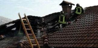 Mignanego – Brucia il tetto di una casa in via Monte Cismone