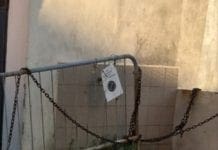 Voltri – Degrado e incuria nel posteggio sulla spiaggia