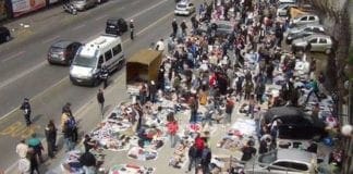 Mercatino di corso Quadrio si trasferisce ai Giardini Luzzati