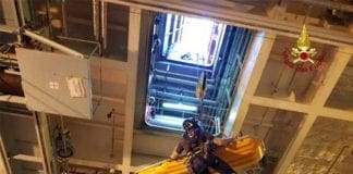 Operaio cade nella stiva della nave, trasferito in codice rosso al San Martino