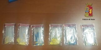Centro Storico Genova, Polizia arresta pusher con 178 dosi di cocaina