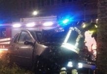 La Spezia – Auto contro un albero in via Carducci