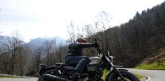 Asti, motociclista riparte senza la moglie dopo una sosta. Se ne accorge dopo 40 km