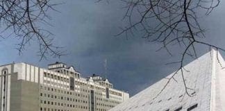 Teheran, attacco al Parlamento ed al mausoleo di Khomeini: uccisa una guardia