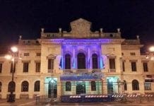 #blue4charlie – Palazzo Comunale di Savona illuminato di blu (con polemiche)