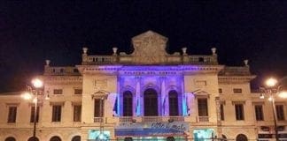 #blue4charlie – Palazzo Comunale di Savona illuminato di blu (con polemiche)