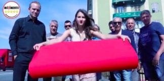 Genova, M5S stende red carpet sul ponte di Cornigliano. “Risolvere il disastro depuratore”