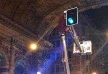Genova – Cadono calcinacci dal Ponte Monumentale, chiusa via XX settembre
