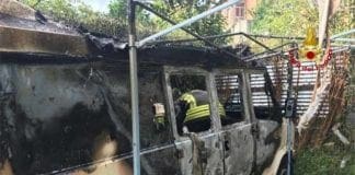 Savona – Camper in fiamme a Stella