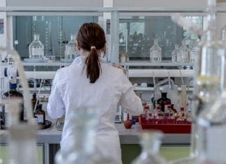 laboratorio medico provette sangue