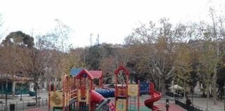 Acquasola, infastidisce i bambini al parco: denunciato 45enne