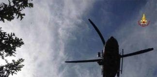 Bimba cade dal ponte di uno yacht e si ferisce, trasportata in elicottero al Gaslini