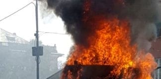 Genova, Autobus in fiamme a Sampierdarena autobus in fiamme Manin castelletto Genova